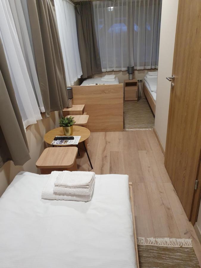 Platina Panzio*** Bed and Breakfast Újhartyán Eksteriør billede